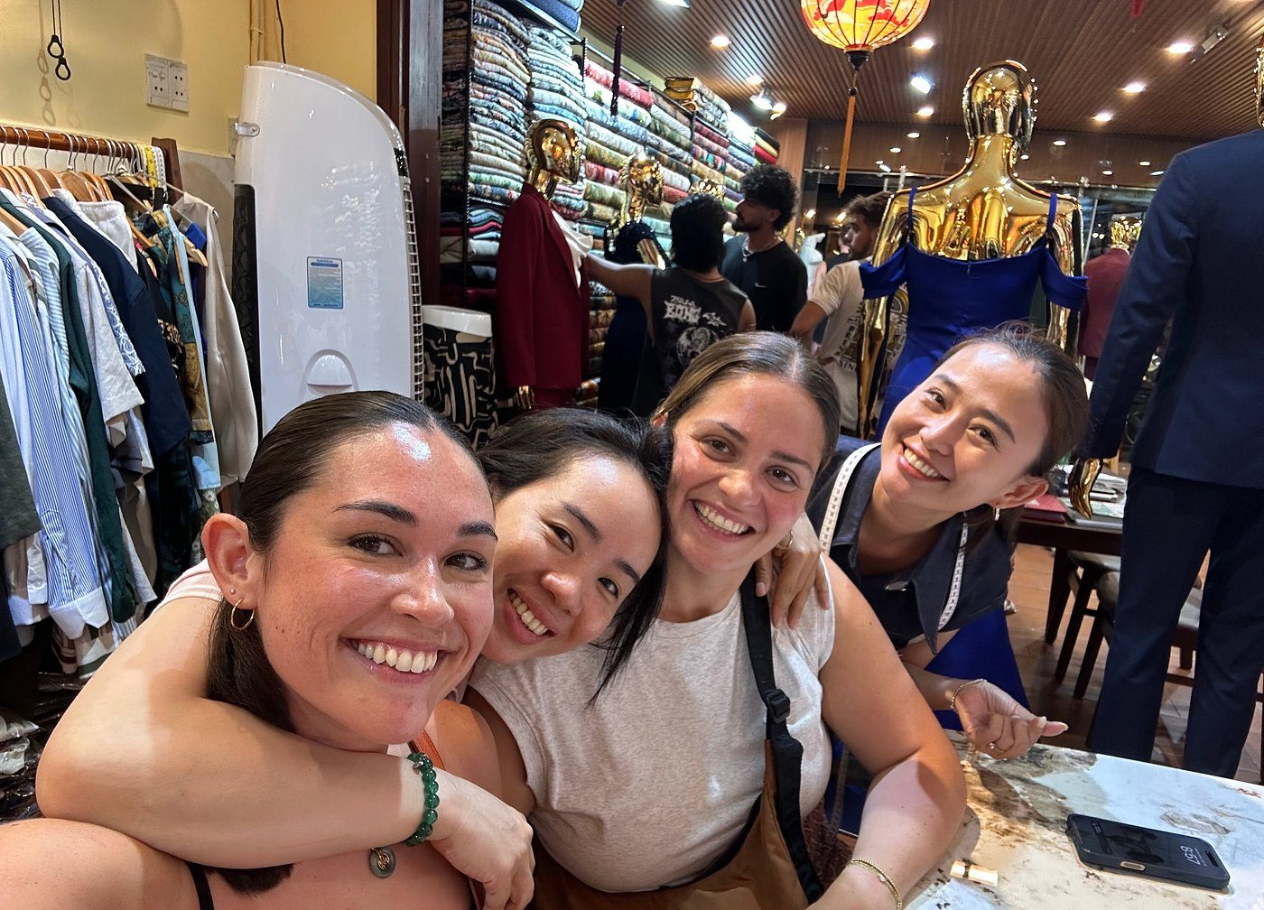 custom tailor hoi an