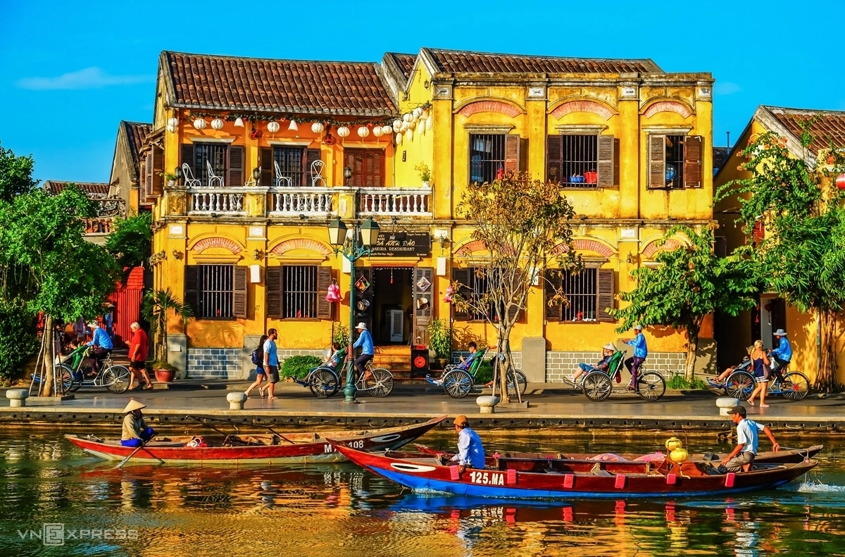 khung cảnh hội an làng nghề may mặc